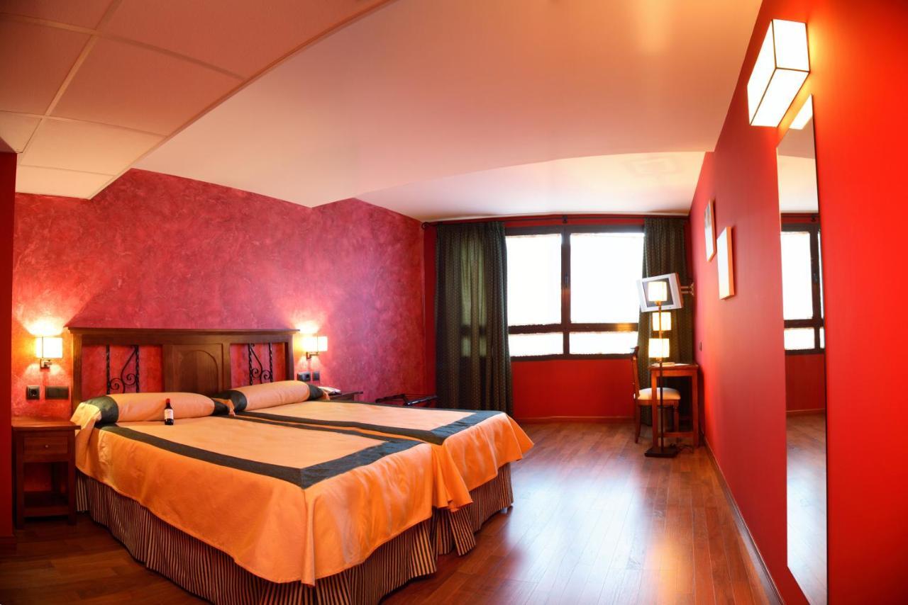 Hotel Duques De Nájera Buitenkant foto